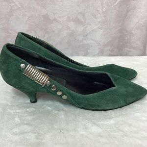 Vintage She’s Sassy Green Suede Kitten Heels